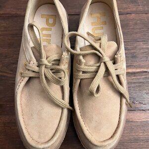 Hush Puppies 7.5 Bridget sneakers in a desert tan suede NWOT